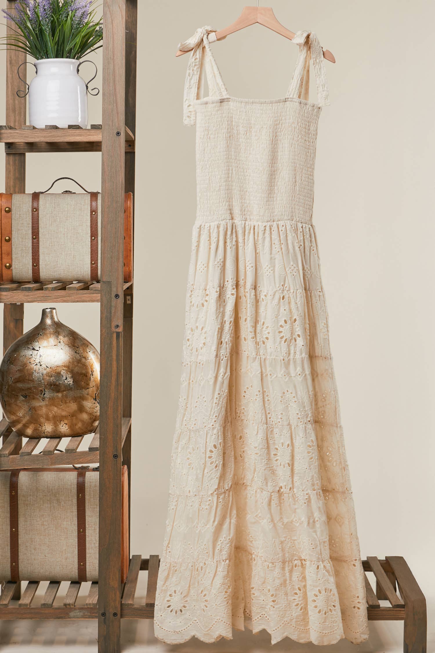 EMBROIDERED ELASTICE SLEVVESLESS MAXI DRESS