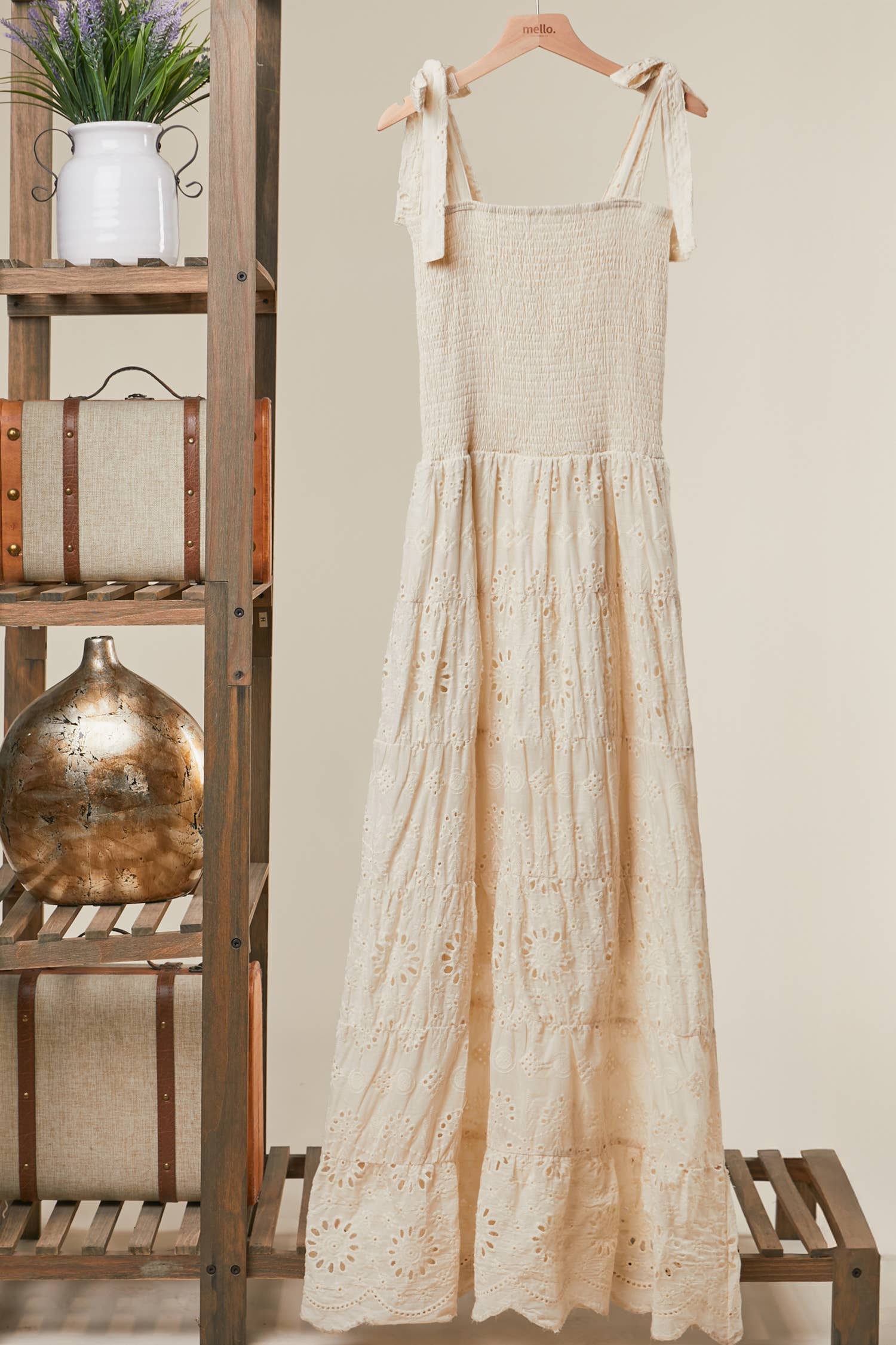 EMBROIDERED ELASTICE SLEVVESLESS MAXI DRESS