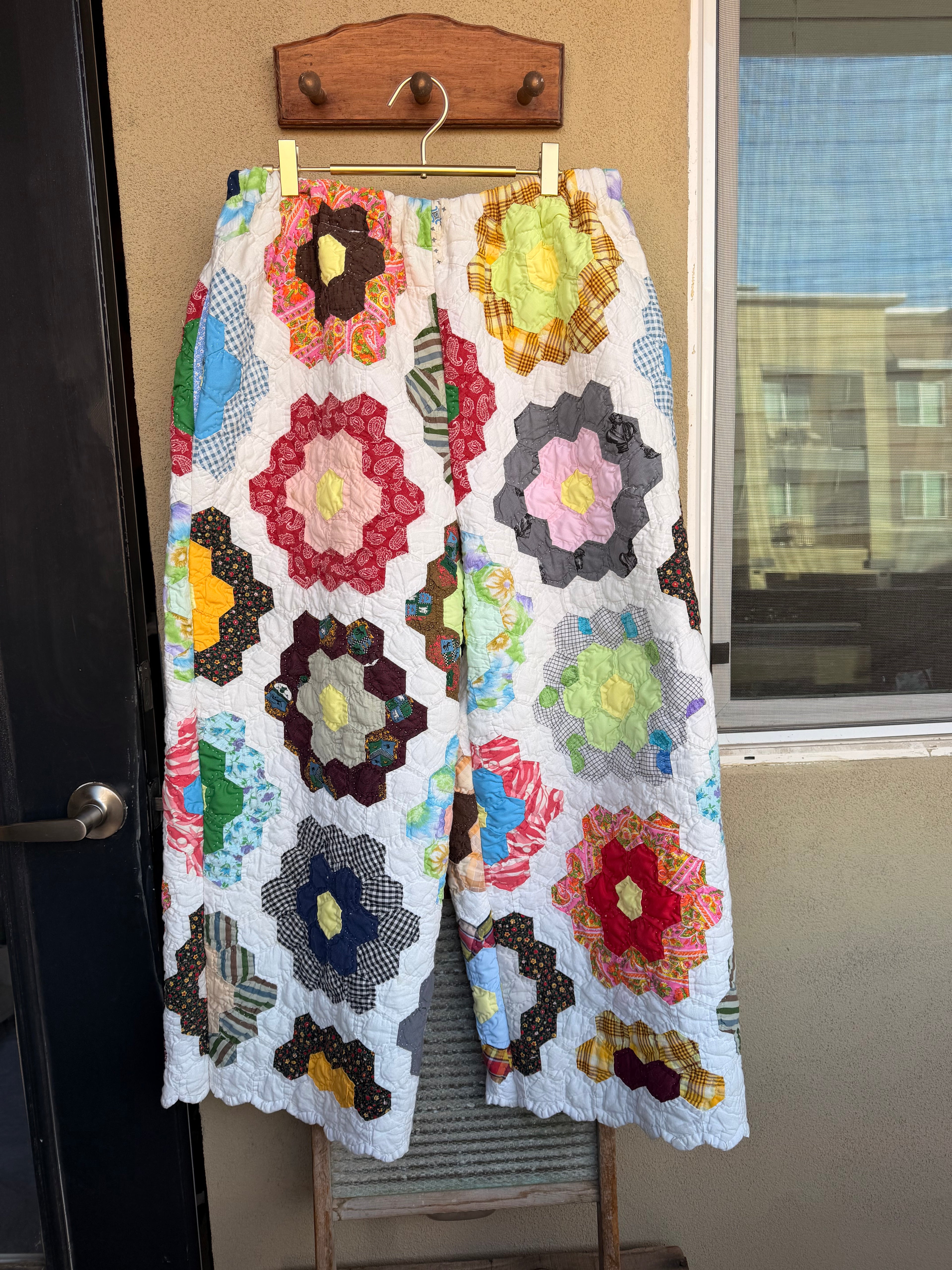 Vintage Grandmother’s Flower Garden Quilted Pants – XL