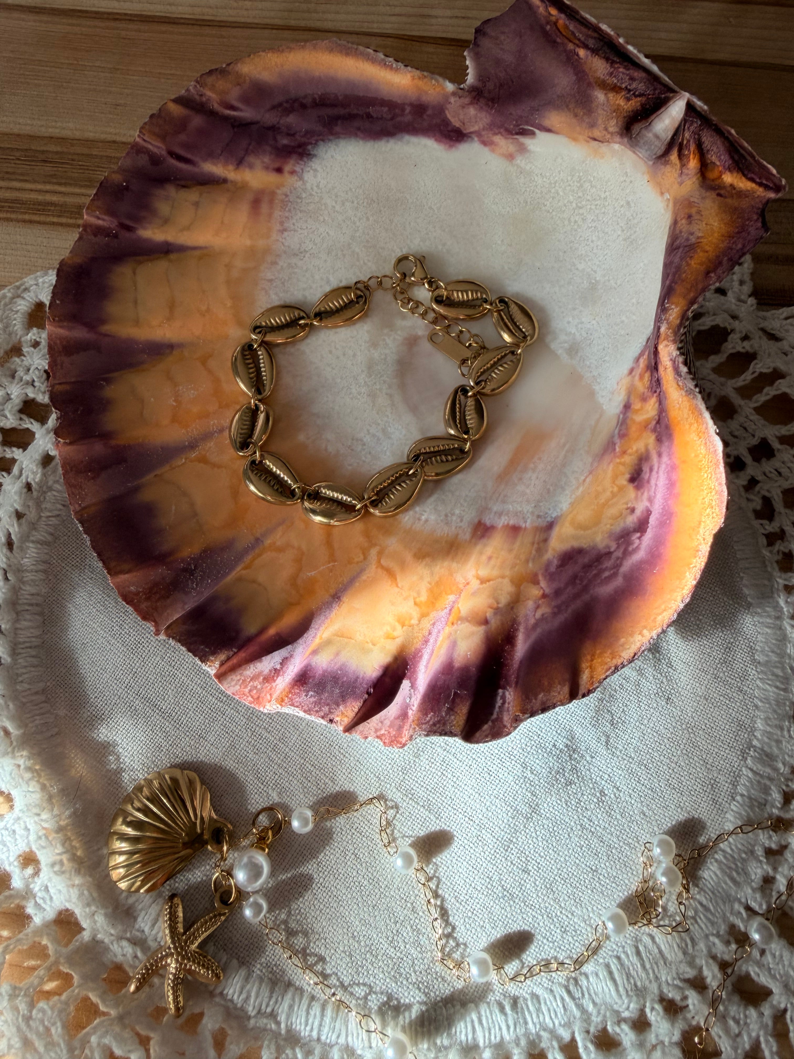 18K Gold Plated Stainless Steel Cowrie Shell Bracelet