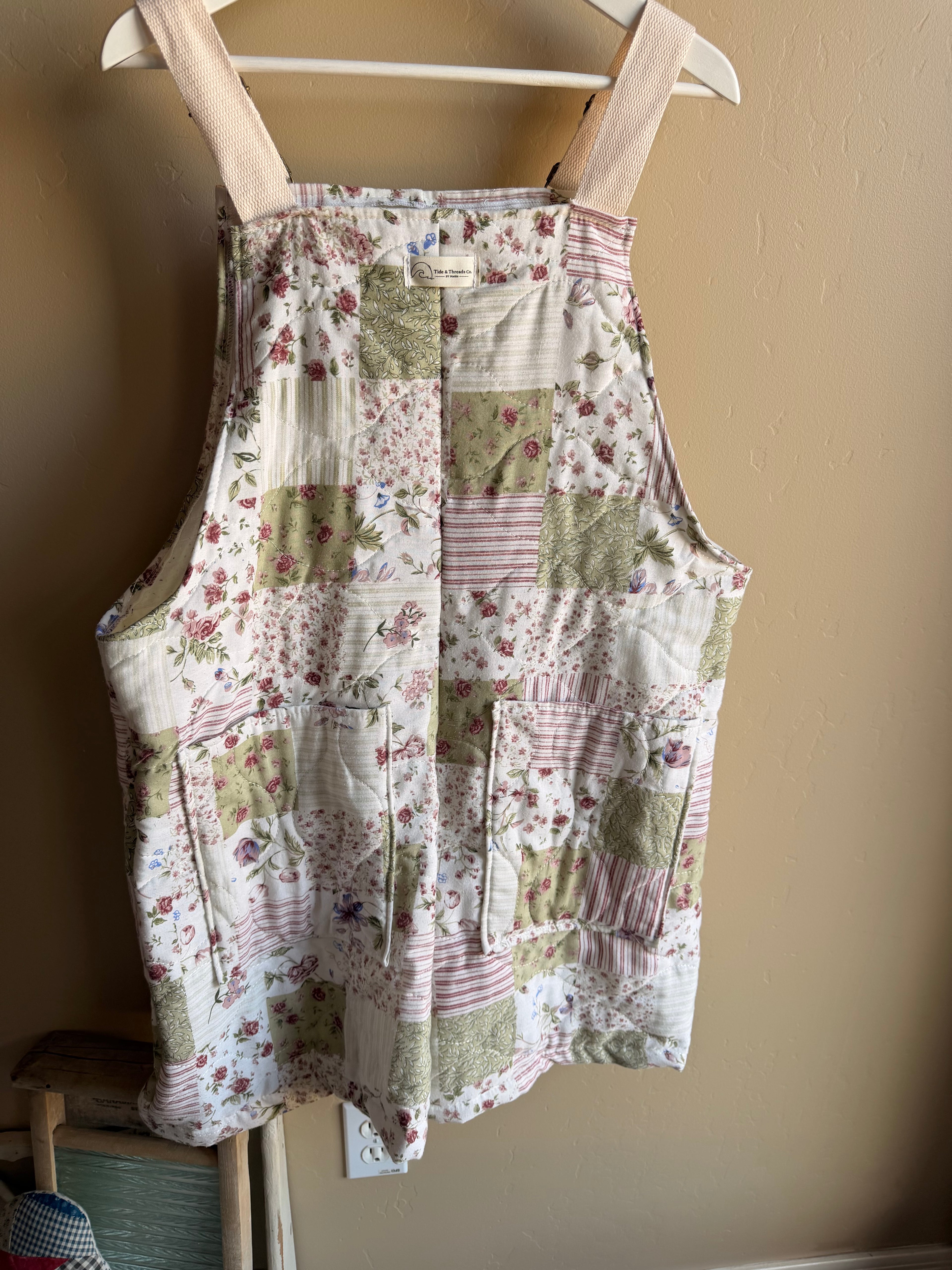 Meadow Patch Quilt Overalls – Vintage Floral (Large)