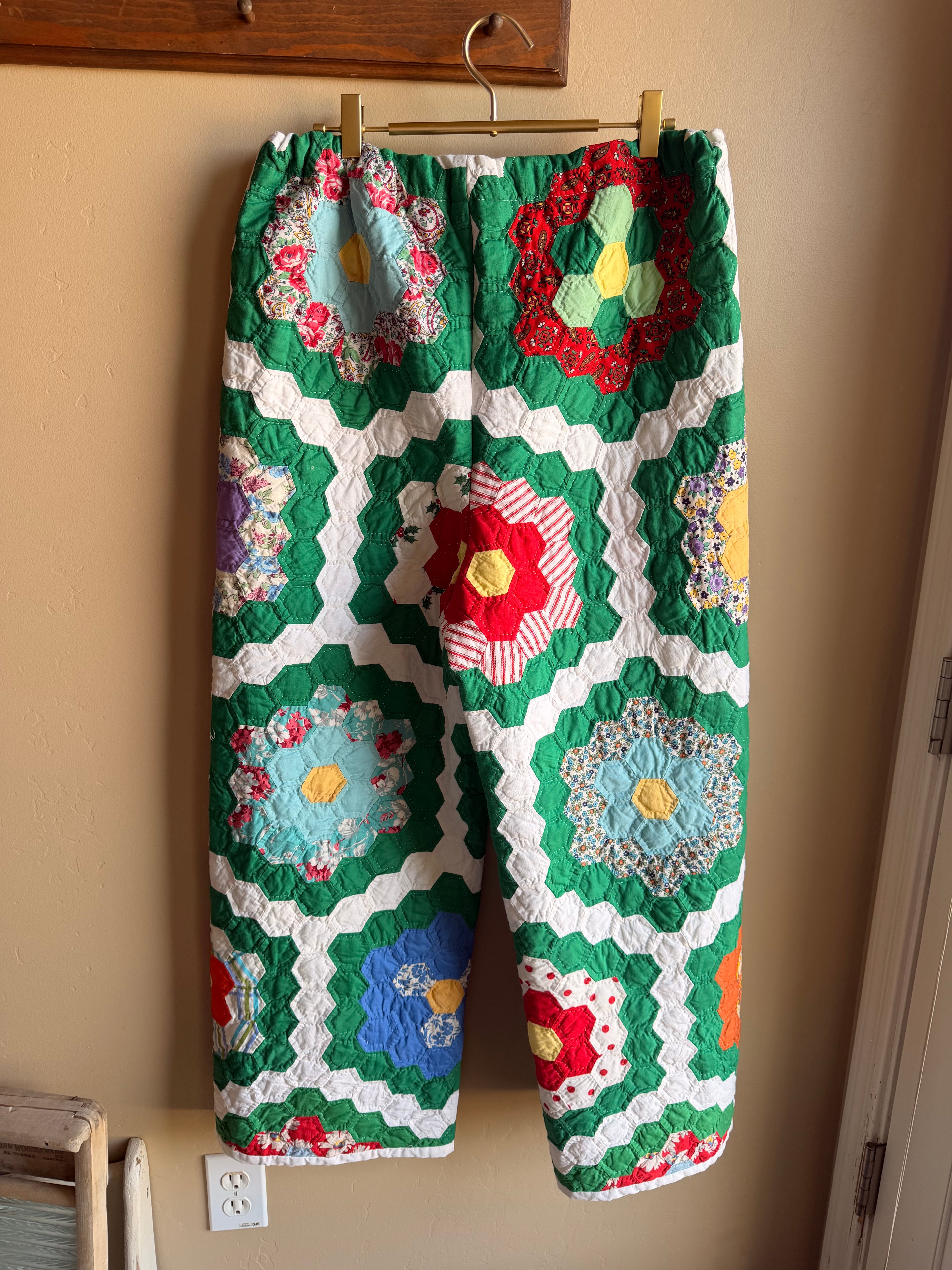 Garden Patch Quilt Pants – Vintage Handmade (Size 8–10)