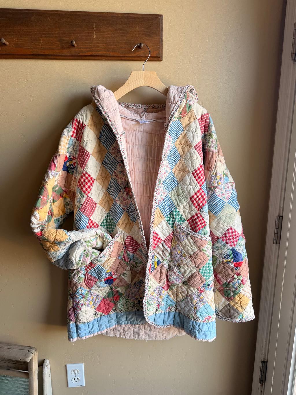 Heirloom Patch Hooded Jacket – Vintage Quilt (XL)