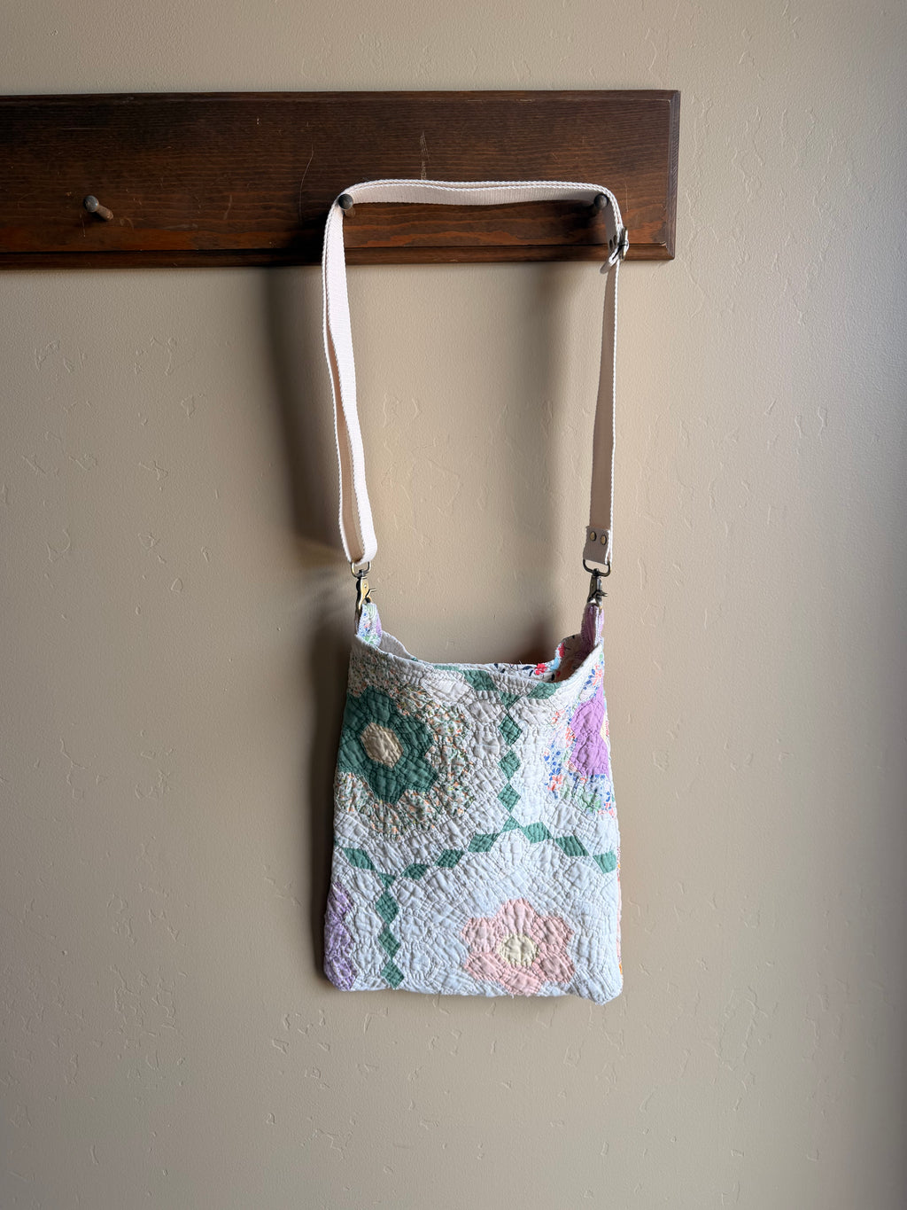Sunset Garden Crossbody – Vintage Quilt Bag