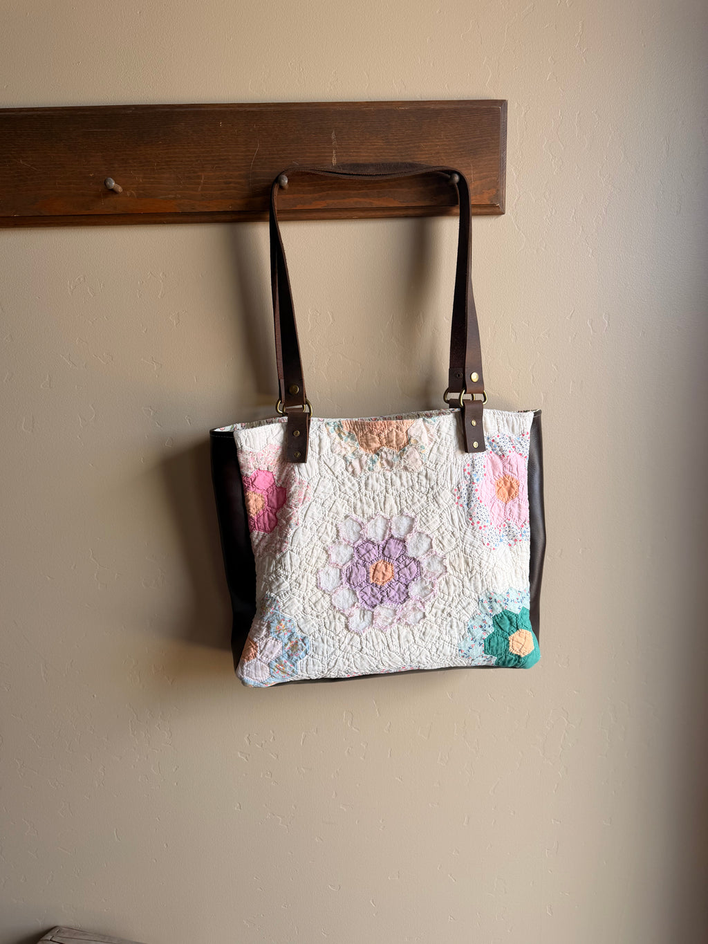 Heirloom Garden Leather Tote – Vintage Quilt