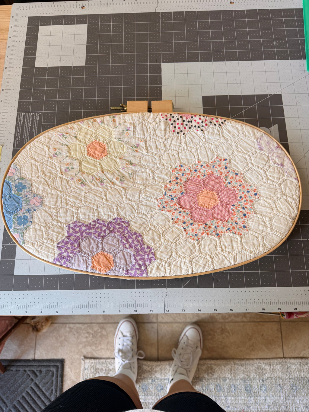 Heirloom Bloom Wall Hanging – Vintage Quilt Frame