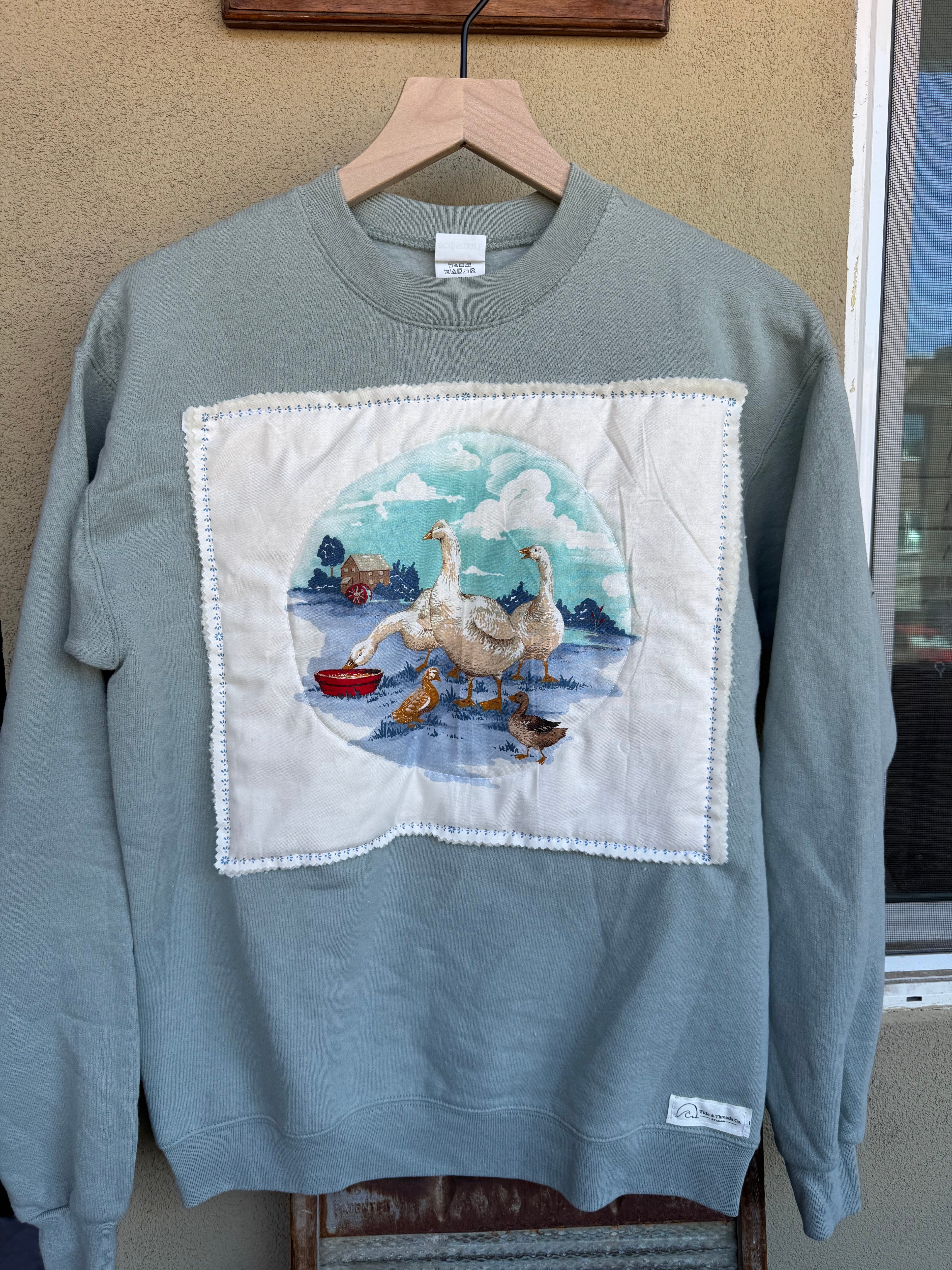 Farmyard Goose Quilt Patch Crewneck – Small