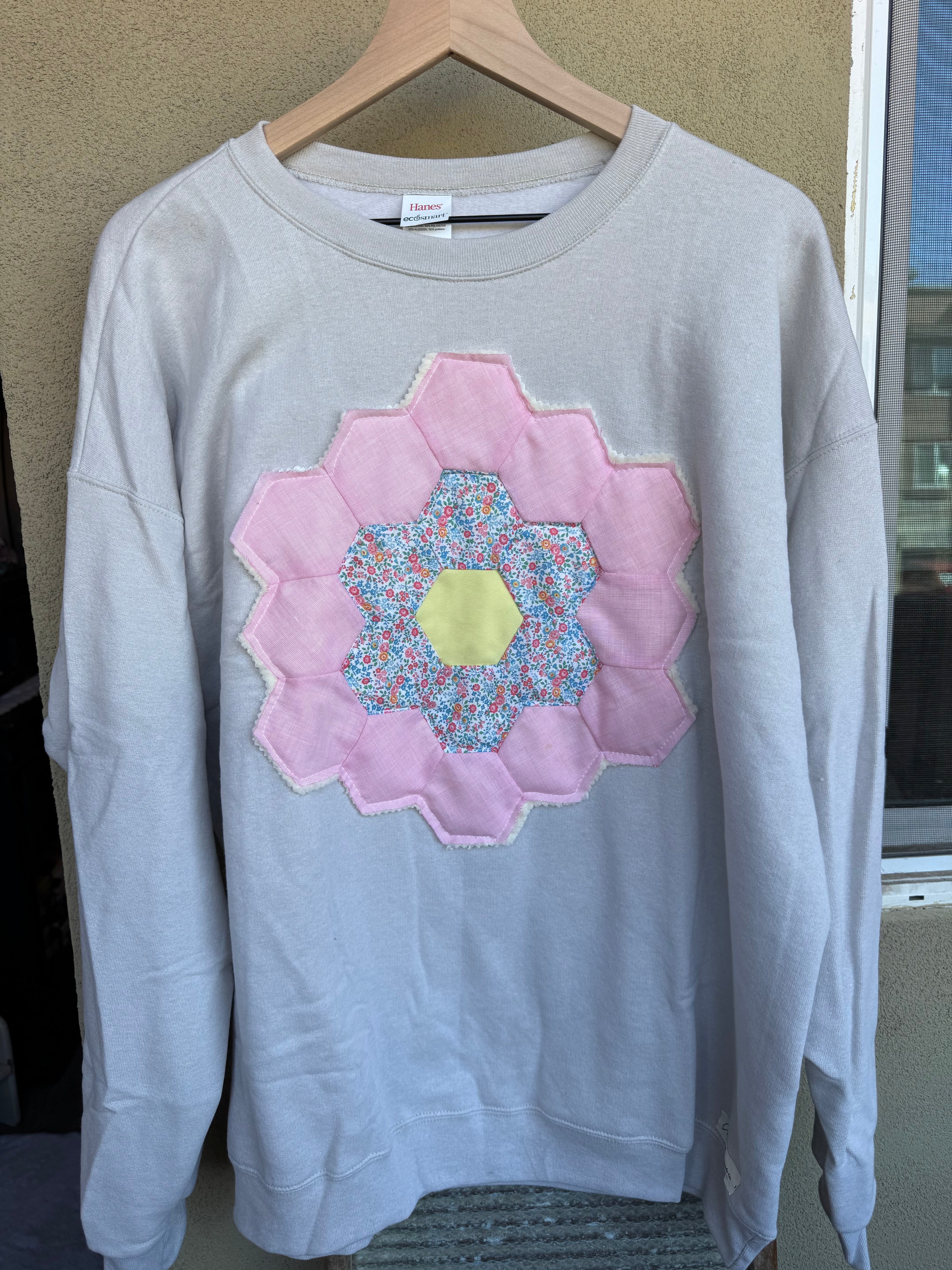 Sweet Meadow Flower Quilt Crewneck –XL