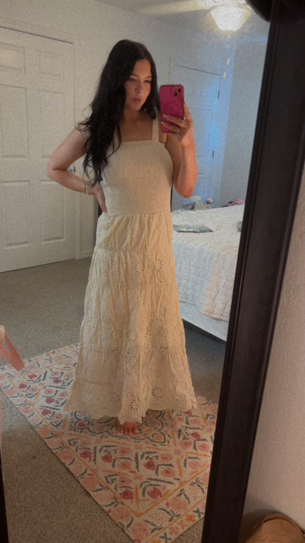 EMBROIDERED ELASTICE SLEVVESLESS MAXI DRESS