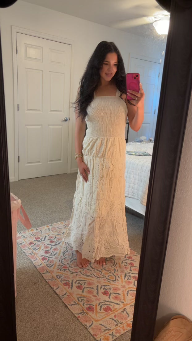 EMBROIDERED ELASTICE SLEVVESLESS MAXI DRESS