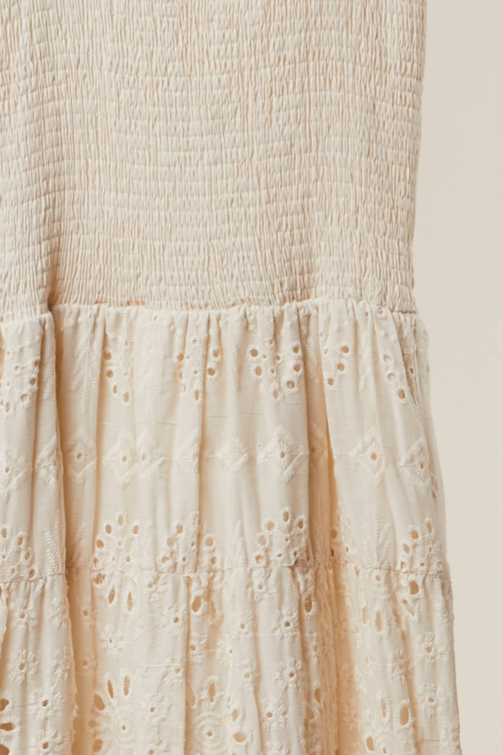 EMBROIDERED ELASTICE SLEVVESLESS MAXI DRESS